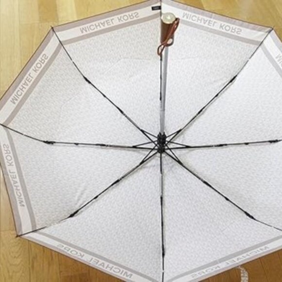 Michael Kors Logo Umbrella NIP - Picture 3 of 4